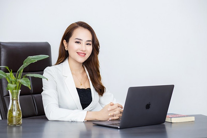 Chị Thanh Hoa - Giám đốc công ty chăm sóc sức khỏe Sen Vàng khi học khóa học quản trị doanh nghiệp